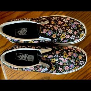 Never Been Worn Beautiful Design